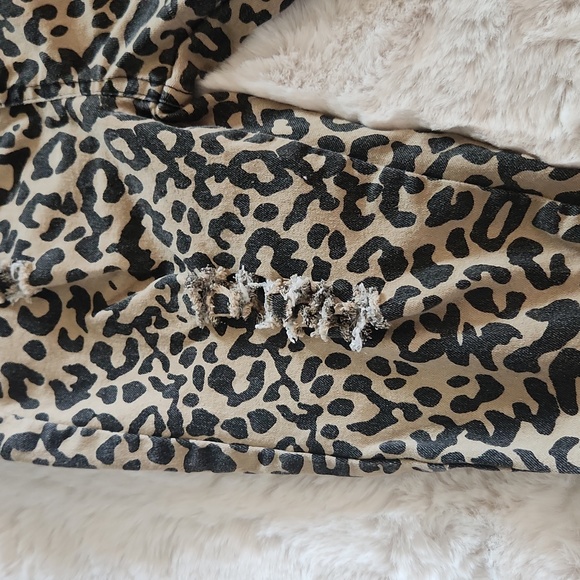 Grace & Emma Leopard Print Bell Bottom Pants Girls Size 6-7 - Picture 5 of 8